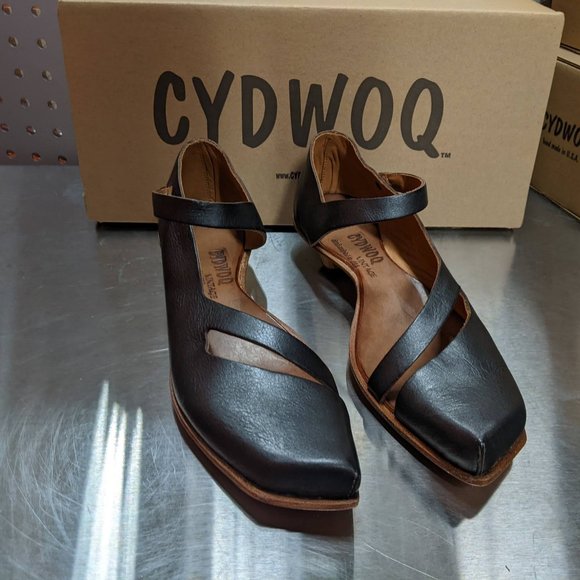 Cydwoq Shoes - Cydwoq - Penta - Brown Leather low heel